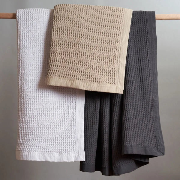 Logan and Mason Charcoal 100% Cotton Waffle Blanket Single/Double from Deals499 at Deals499