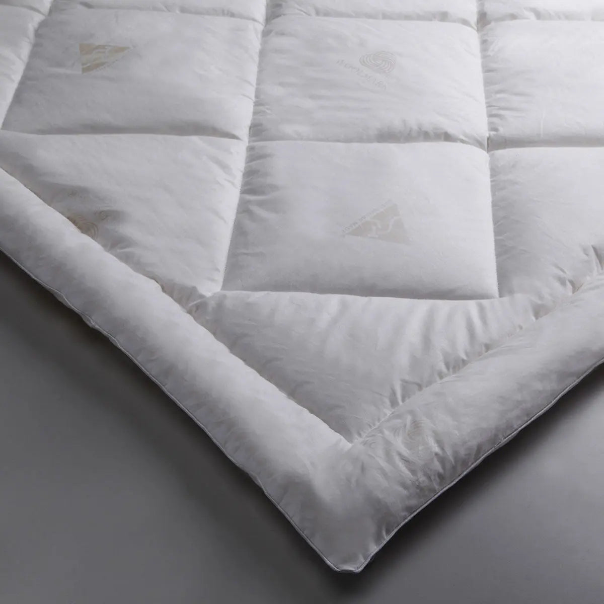 Logan and Mason 500GSM Pure Wool Premium Quality Quilt King from Deals499 at Deals499
