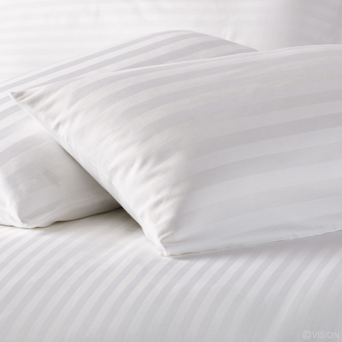 Dreamaker Alternative to Down Pillow Firm Deals499
