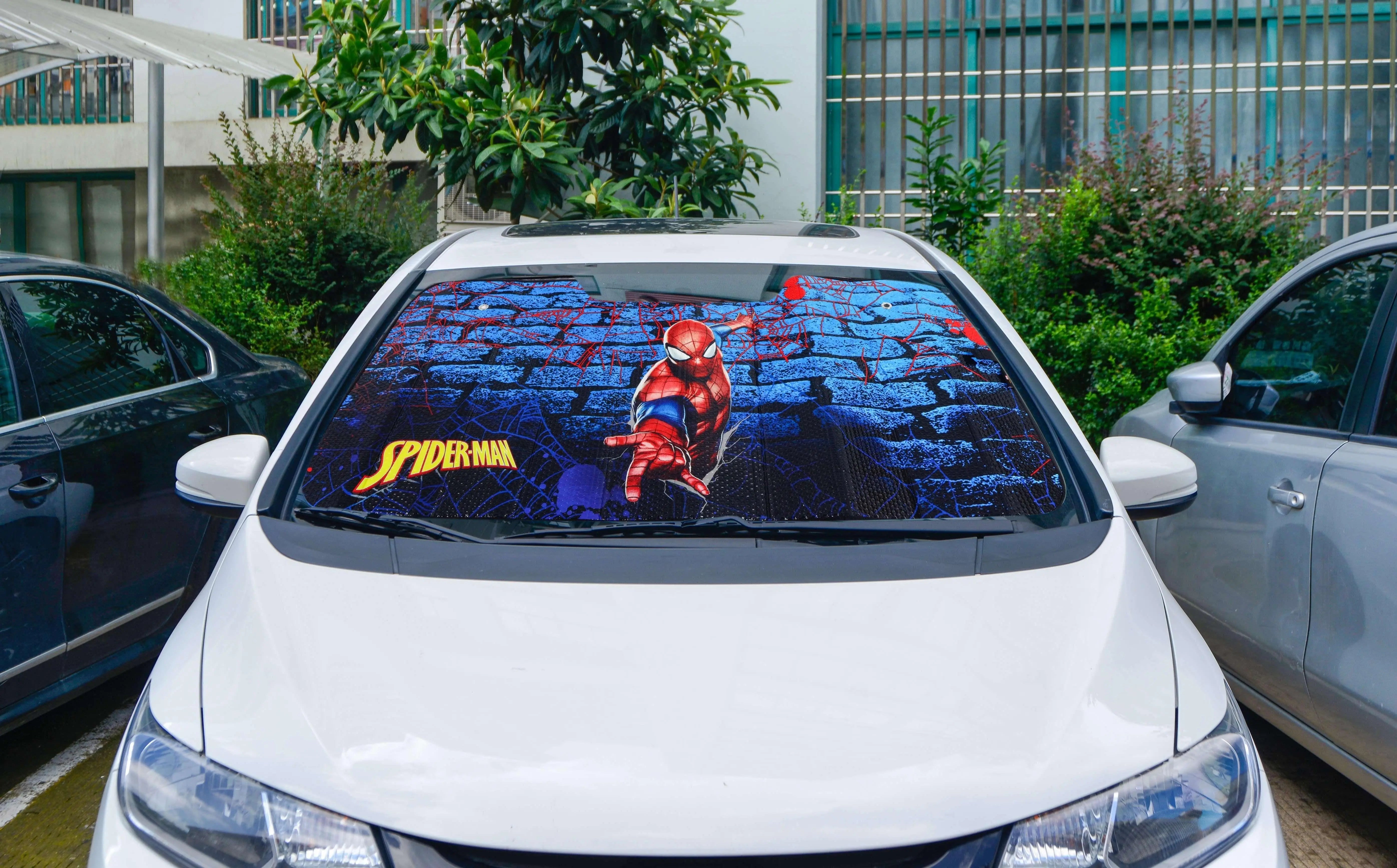Marvel Avengers Sun Shade [150cm x 70cm] - SPIDER-MAN Deals499